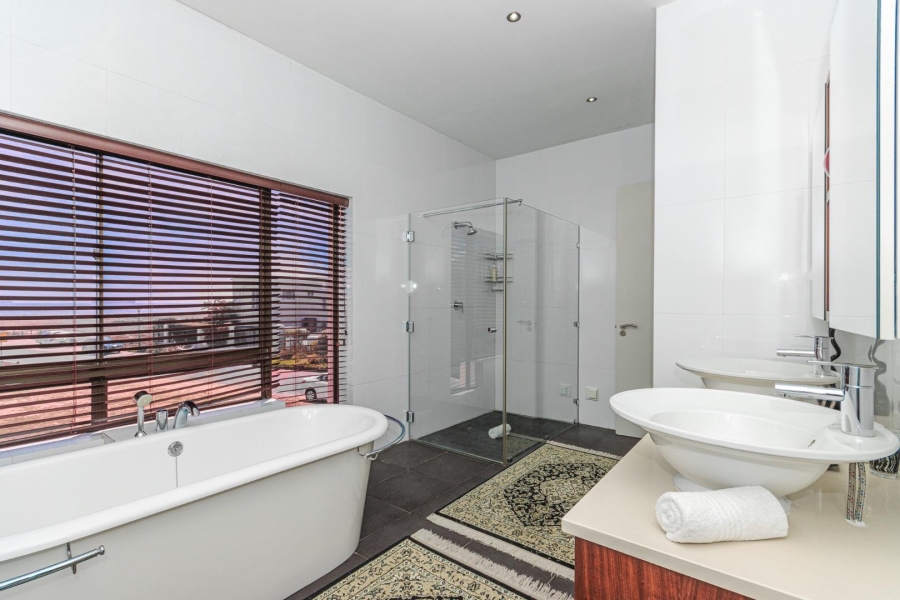 8 Bedroom Property for Sale in Sunset Beach Western Cape